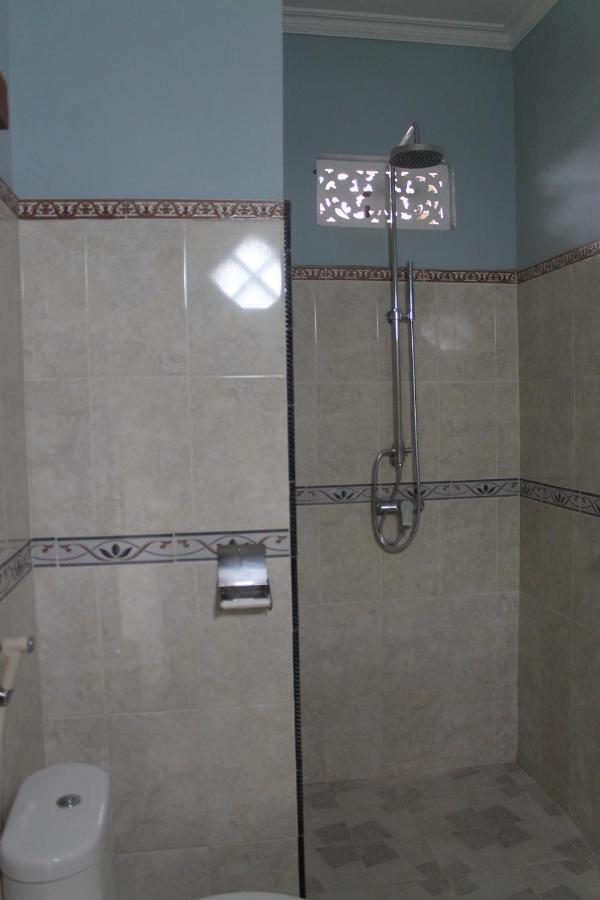 Waterfall Guest House Sukawati Buitenkant foto